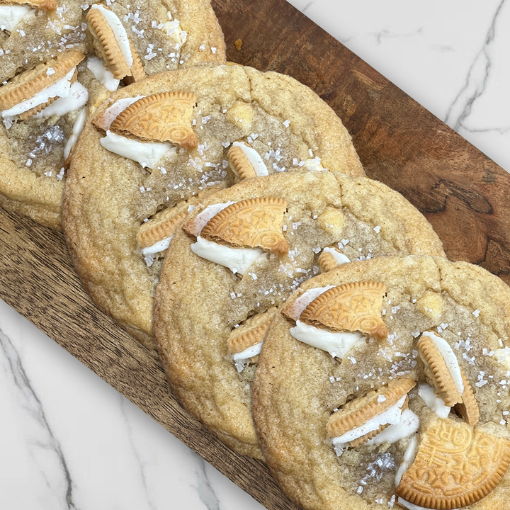 "Chocolate Golden Vanilla Cookie Assortment - 18 Delightful Treats"